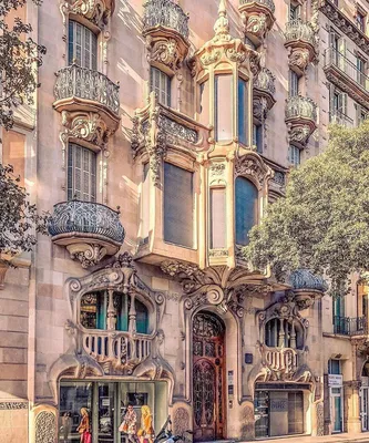 Жилые дома в Барселоне, Испании Стоковое Изображение - изображение  насчитывающей улица, реально: 61953281
