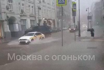 В Гидрометцентре заявили, что ливень в Москве продлится почти сутки -  Газета.Ru | Новости
