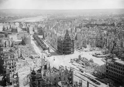 25 исторических фотографий разрушенного и восстановленного Дрездена 1945-1970  | Парадоксы истории | Дзен