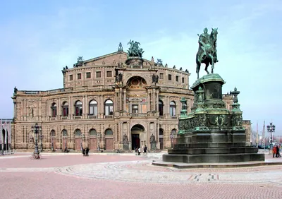 Германия, Дрезден - «Город, прекрасный для туристов тем, что не думает о  туристах:) Чистые улицы, отсутствие киосков и даже магнитиков! Дрезден  хочется не просто посмотреть, в его культурном, тихом великолепии хочется  остаться