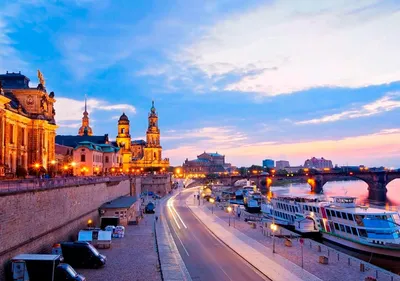 Старая часть Дрездена всегда полна туристов Редакционное Стоковое Фото -  изображение насчитывающей визирования, туризм: 83693923