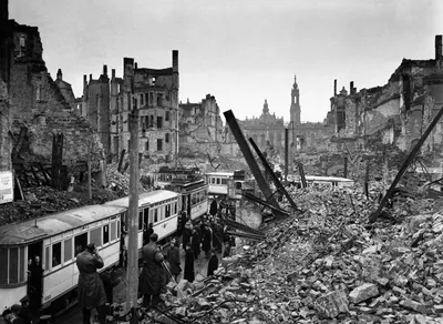 Огненный смерч: зачем американцы и англичане уничтожили Дрезден | Статьи |  Известия