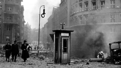 75 лет бомбардировке Дрездена. Почему этот город был уничтожен в 1945 году?  - BBC News Русская служба
