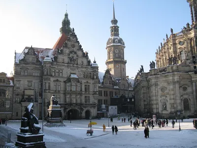 Торжественный Дрезден. Июль 2015. О том, как мы окультуривались в… | by  Irina Lim | Medium