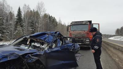 Водителю оторвало голову и ногу: на трассе Пермь-Екатеринбург произошло  жесткое ДТП - KP.RU