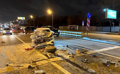 Мотоцикл столкнулся с легковушкой на востоке Москвы // Новости НТВ