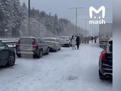 Крупная авария с участием \"ГАЗели\" произошла на Киевском шоссе в Москве -  KP.RU