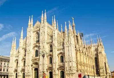 Duomo Милана, Италии, внутри архитектуры Редакционное Изображение -  изображение насчитывающей рождество, колонки: 153417265
