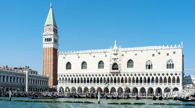 Дворец дожей - резиденция правителей Венеции на 1000 лет. Италия