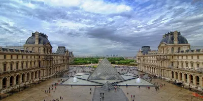 Французский дворец лувр» — создано в Шедевруме