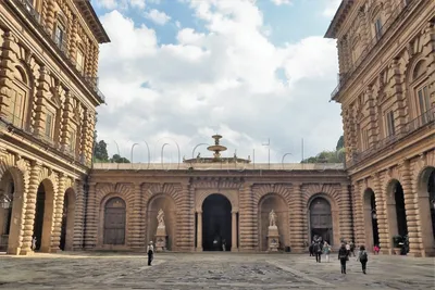 Групповая экскурсия во Дворец Питти во Флоренции - цена €30