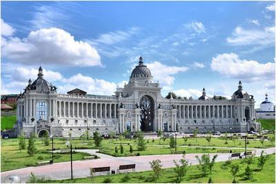 Дворец земледельцев – величественное здание в историческом центре Казани