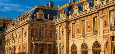 Двор чести дворца Парижа Франции Версаль. Редакционное Стоковое Фото -  изображение насчитывающей панорама, наш: 189529603