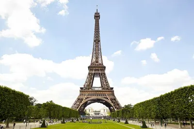 Эйфелева башня выходит из карантина: 16 июля она открывается для туристов