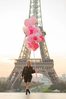 Эйфелева башня от Trocadero с много туристов на переднем плане Редакционное  Стоковое Изображение - изображение насчитывающей металл, переполненность:  119993999