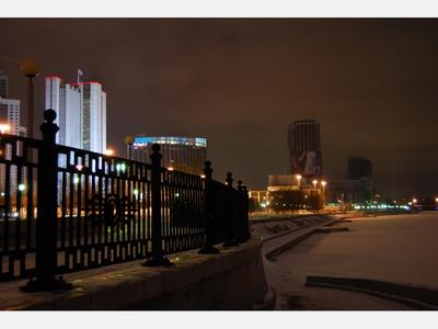Екатеринбург ночной город» — создано в Шедевруме