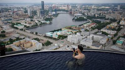 На месте вертолетной площадки БЦ «Высоцкий» построят два бассейна — РБК