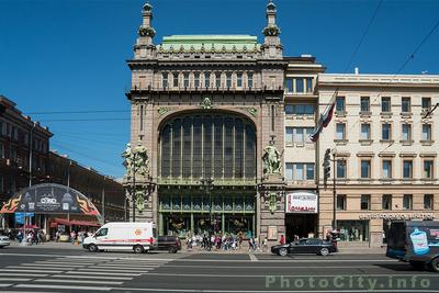 Елисеевский магазин: история и интересные фотографии | Закаты, История,  Фотографии