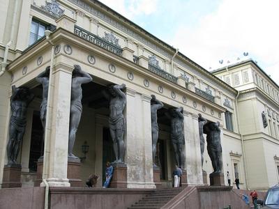 Эрмитаж - знаменитый музей Санкт-Петербурга