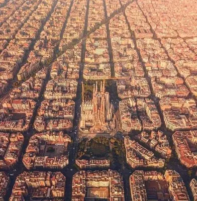 Вид Воздуха Жилой Район Эшампле Собор Святого Семейства Барселона Испания –  Стоковое редакционное фото © marchello74 #199252534