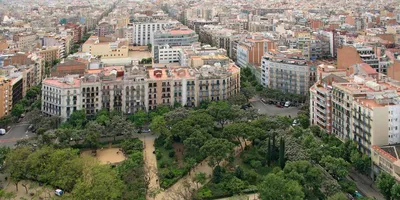 The Eixample district was masterplanned by pioneering engineer Ildefons  Cerdà in the 1850s ........ Photography is by Márt… | Barselona, Hava  fotoğrafçılığı, Mimari