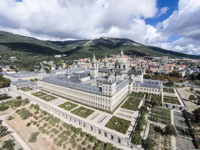 Монастырь Эскориал - советы перед посещением, фото и отзывы | Planet of  Hotels