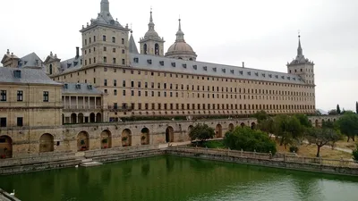 Монастырь Эскориал, Испания — сайт, часы работы, билеты, отзывы, как  добраться | Туристер.ру