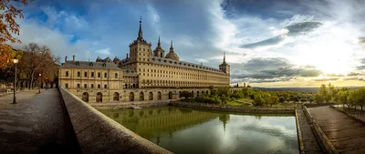 El Escorial, Madrid | Сан Лоренсо де эль Эскориал, Дворец Эскориал, Испания  | Здания, Испанская архитектура, Дворец