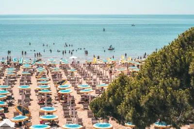 File:Viale Venezia - Lido di Jesolo, Italy - panoramio.jpg - Wikimedia  Commons