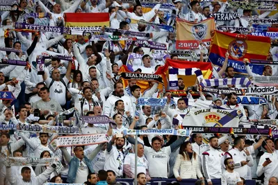 Real Madrid Fans Before Uefa Champions: редакционная стоковая фотография —  стоковое изображение | Shutterstock