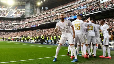Реал» Мадрид — «Барселона»: лучшие фото болельщиков со стадиона