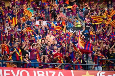 Фанаты «Барселоны» в честь Месси растянули баннер «Боже, храни короля» -  Новости Футбола - BOMBARDIR