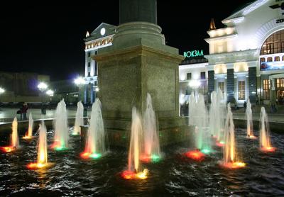 В Красноярске сезон фонтанов завершится 2-часовым шоу на Театральной  площади. Красноярский рабочий