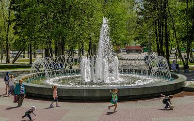 Новосибирский светомузыкальный фонтан в Центральном парке - YouTube
