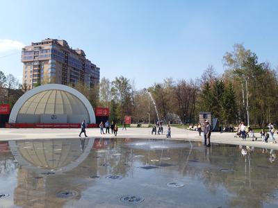 Фото: Музыкальный фонтан, фонтан, Новосибирск, сквер Студенческих отрядов —  Яндекс Карты