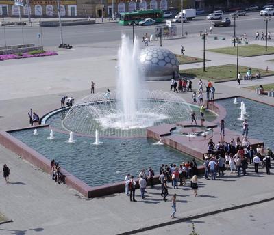 Новосибирский музыкант напишет композицию для фонтана у «Глобуса» | Новости  – Gorsite.ru