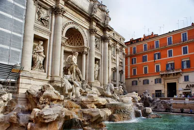 Посмотрите на самые красивые и знаменитые фонтаны Рима. Бросьте по уже  сложившейся традиции туристов монету в фонтан Треви. Изучите и… | Trevi  fountain, Trevi, Rome