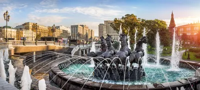 Самый большой фонтан в России показали с высоты. Видео