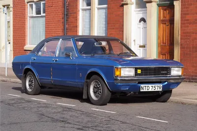 File:1984 Ford Granada 2.8 Ghia Auto (12753817153).jpg - Wikimedia Commons