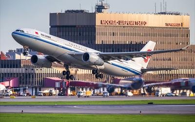Московские аэропорты работают штатно после ограничений полетов - РИА  Новости, 28.08.2023