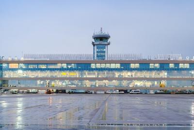 Два крупных аэропорта Москвы закрыли воздушное пространство