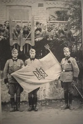 Правда ли, что на известной фотографии изображён Степан Бандера в  нацистской форме? | Re:Baltica