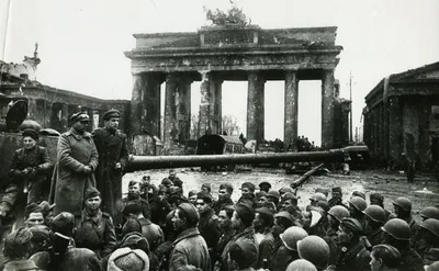 8. 1945. Берлин