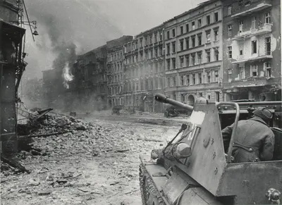 Немцам напомнили, как выглядел Берлин в июле 1945 года - KP.RU