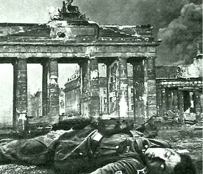 Berliner Zeitung (Германия): Гитлер в преддверии краха (Berliner Zeitung,  Германия) | 07.10.2022, ИноСМИ