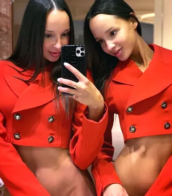 Самые сексуальные сестры-близняшки в России, поразили | The Modern Rules of  | Дзен
