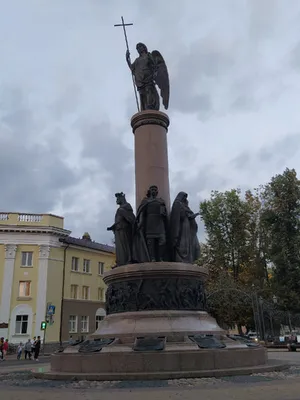 Памятник 1000-летию города Бреста •Открываем границу вместе