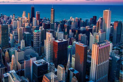ЧИКАГО, США - 20-ое июля 2017: вид с воздуха города Чикаго Редакционное  Изображение - изображение насчитывающей зодчества, облако: 97569075