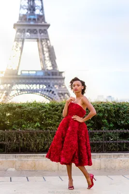 Фотограф в Париже. Девушка в красном плате на фоне Эйфелевой башни |  Фотограф в париже