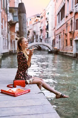 Девушка в Италии стоковое фото. изображение насчитывающей италия - 125477070